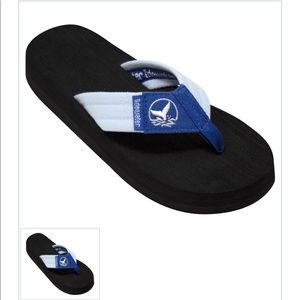 Tidewater flip-flops